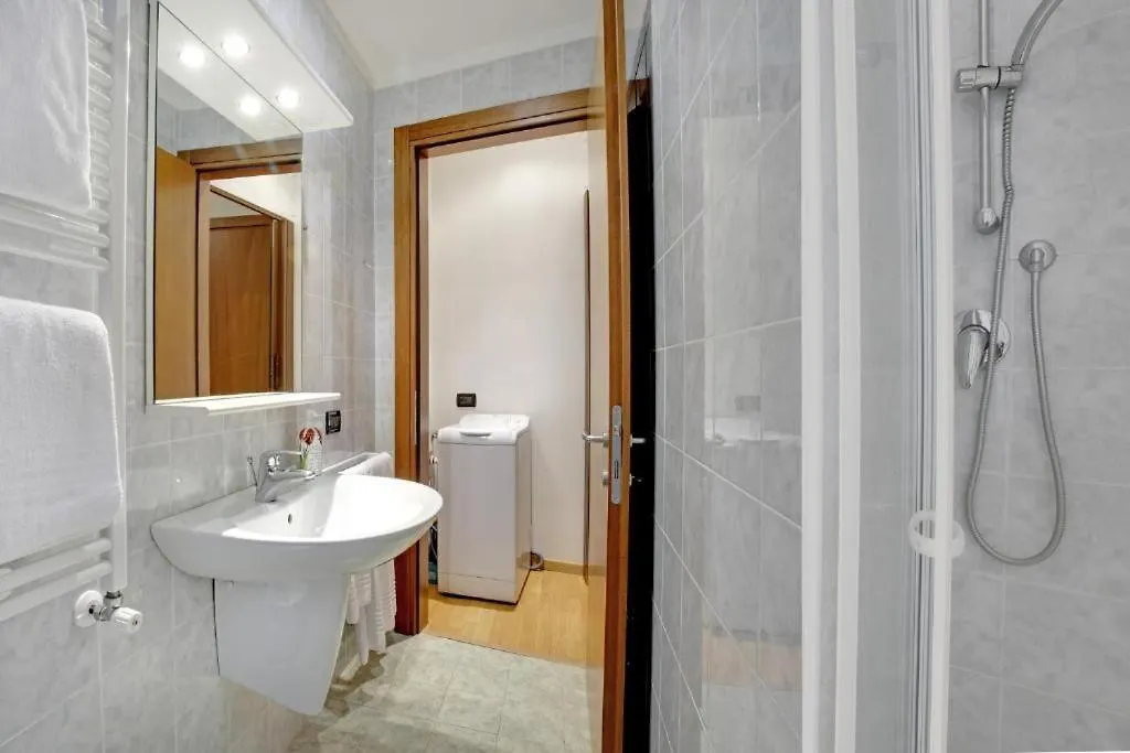 Modern Apartment up to 2 in Biennale Giardini By Bricola Apartments Venezia