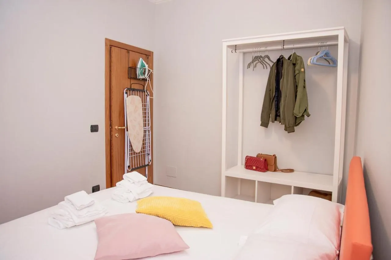 Modern Apartment up to 2 in Biennale Giardini By Bricola Apartments Venezia