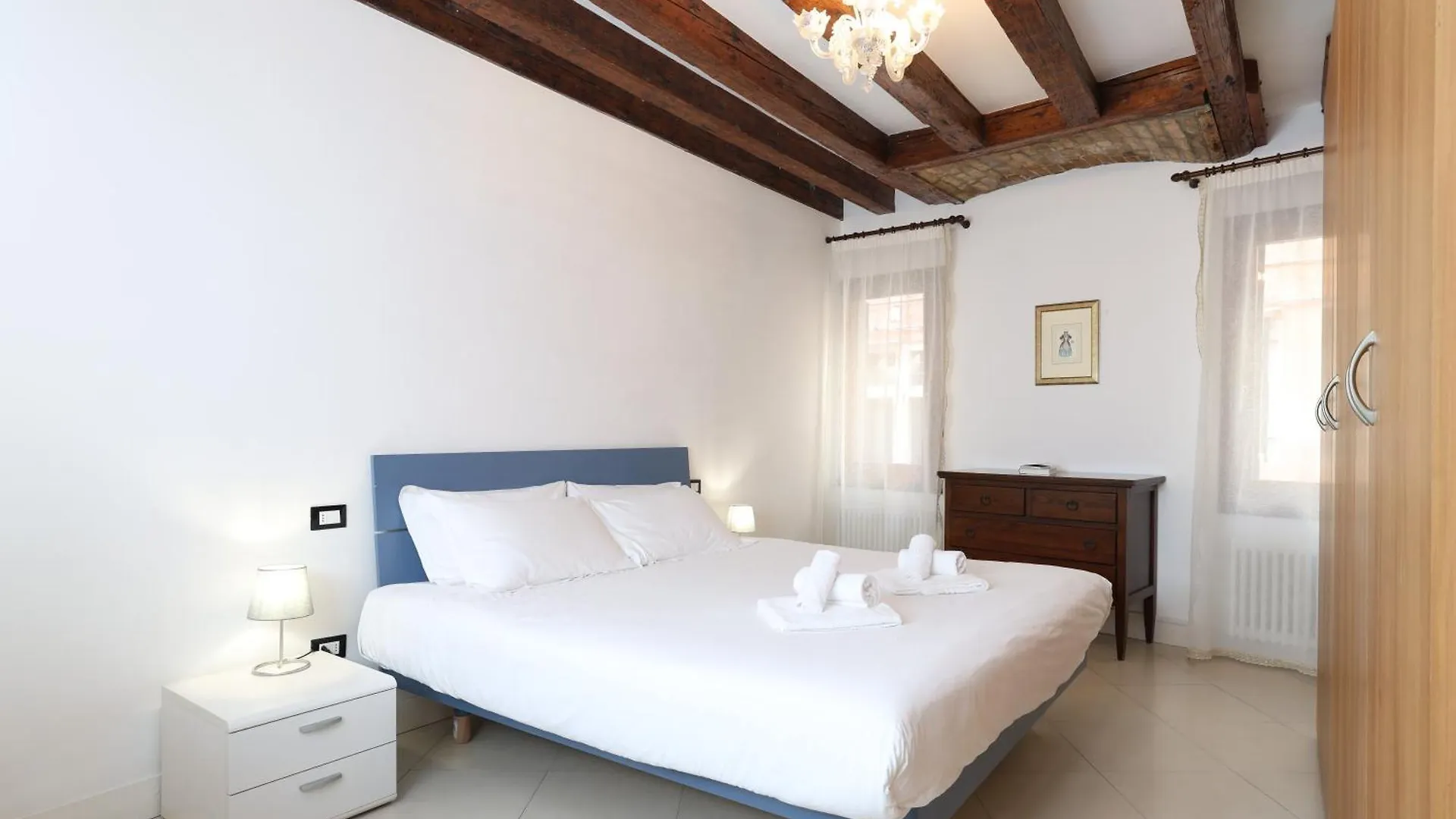 Modern Apartment up to 2 in Biennale Giardini By Bricola Apartments Venezia