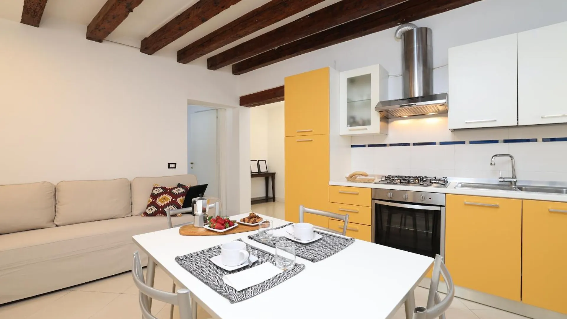 Modern Apartment up to 2 in Biennale Giardini By Bricola Apartments Venezia 0*,