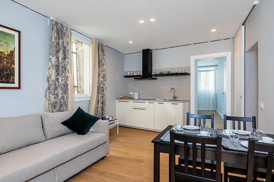 Modern Apartment up to 2 in Biennale Giardini By Bricola Apartments Venezia