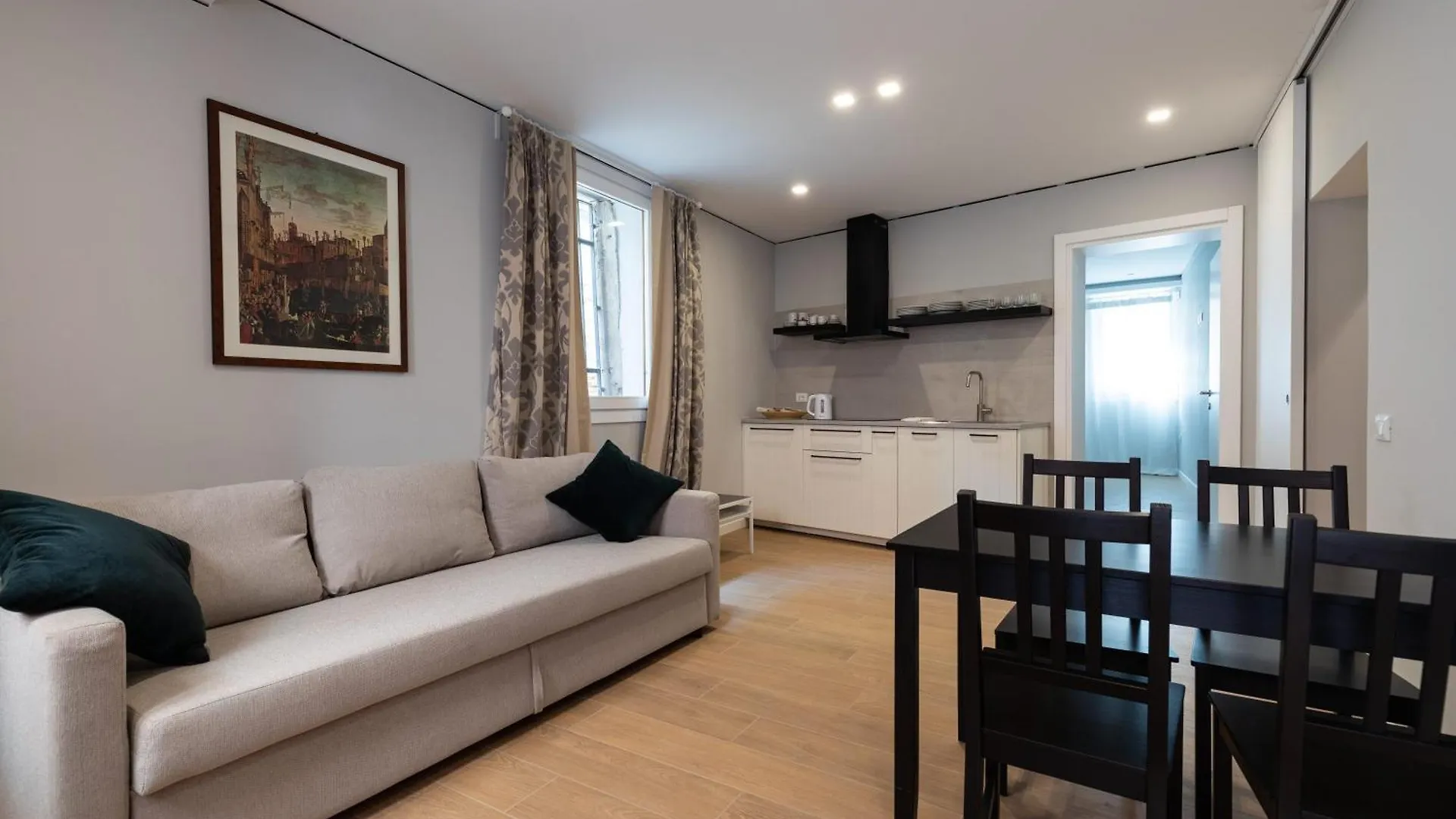 Modern Apartment up to 2 in Biennale Giardini By Bricola Apartments Venezia 0*,  Italia
