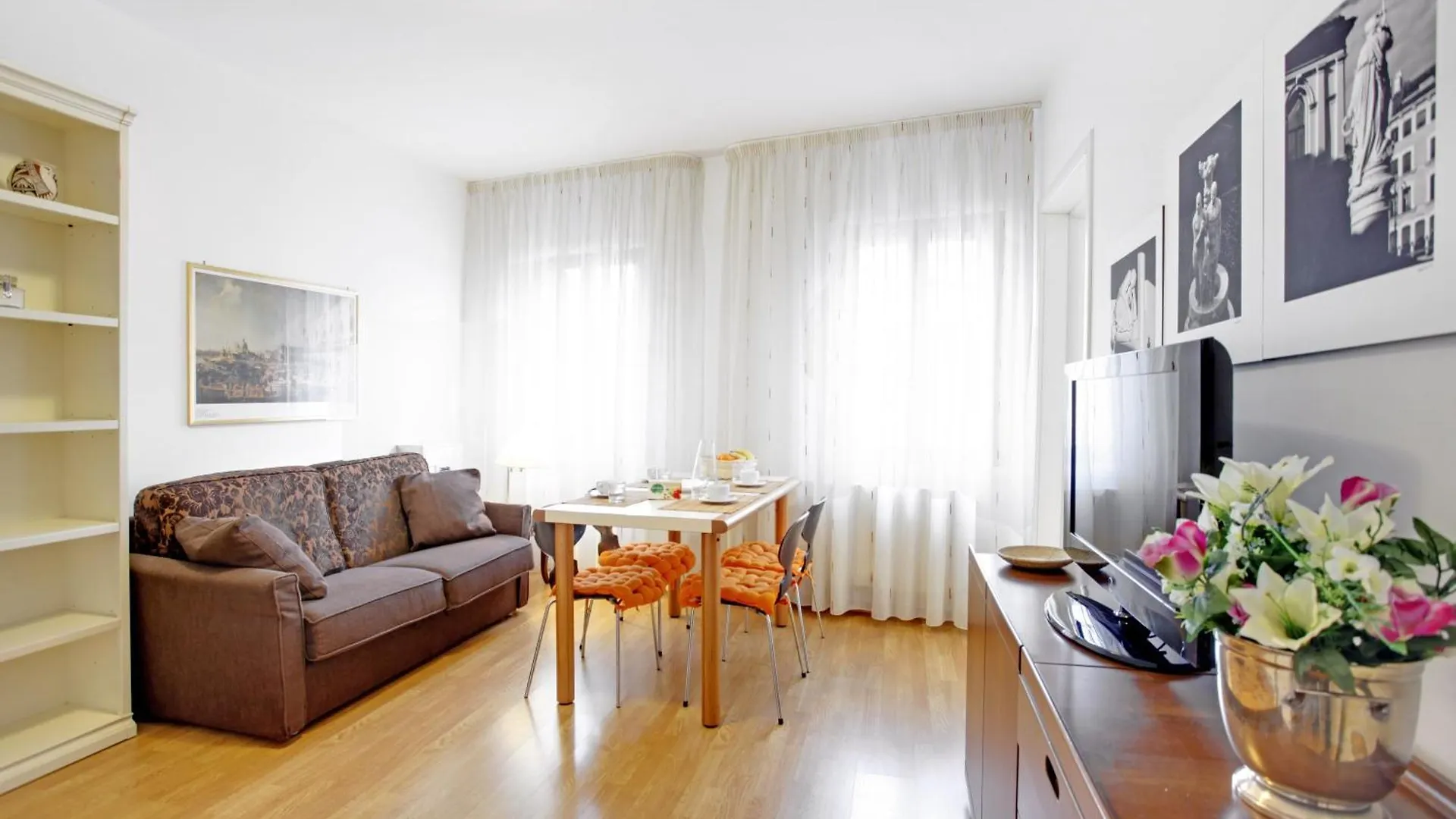Modern Apartment up to 2 in Biennale Giardini By Bricola Apartments Venezia