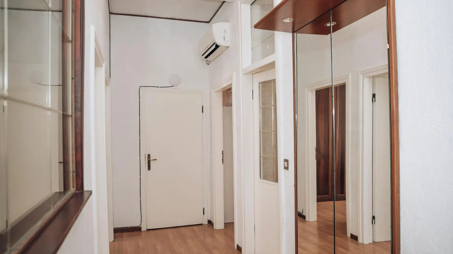 Modern Apartment up to 2 in Biennale Giardini By Bricola Apartments Venezia