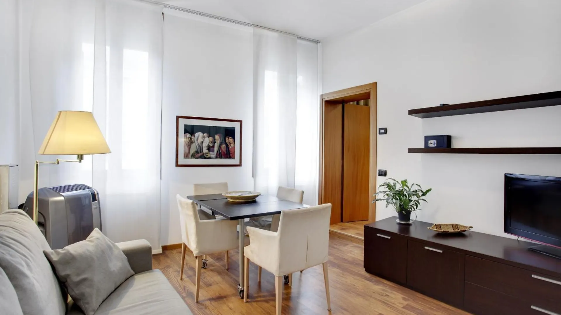 Modern Apartment up to 2 in Biennale Giardini By Bricola Apartments Venezia