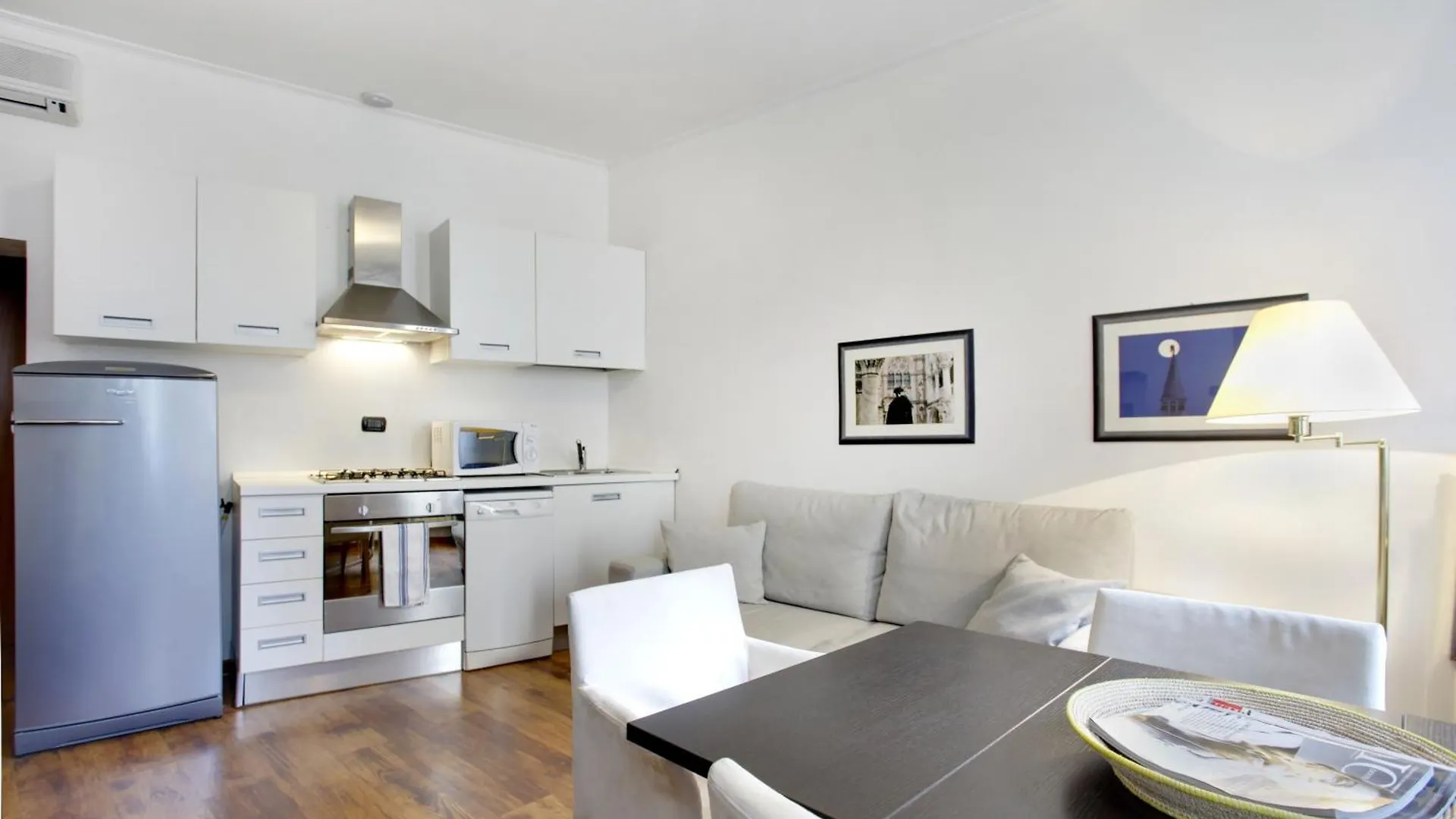 Modern Apartment up to 2 in Biennale Giardini By Bricola Apartments Venezia