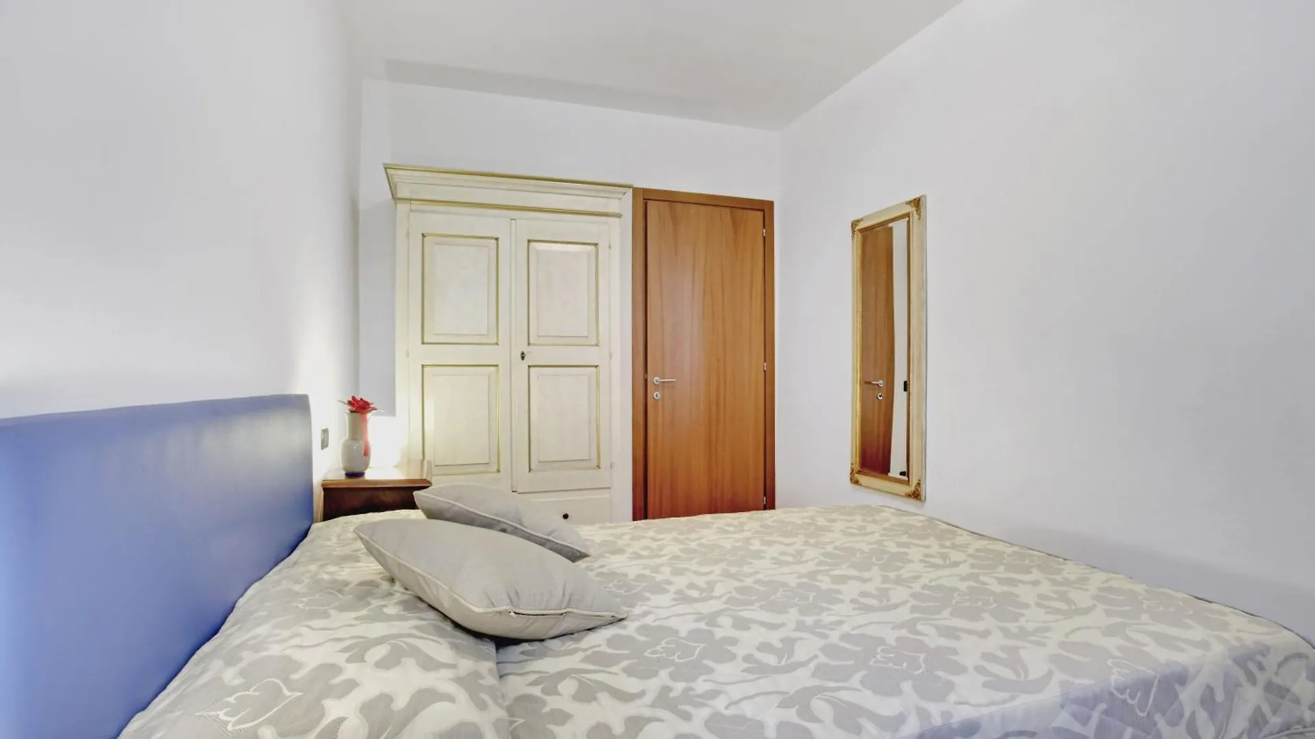 Modern Apartment up to 2 in Biennale Giardini By Bricola Apartments Venezia